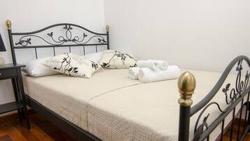 11 bedrooms, individually furnished, iron/ironing board, bed sheets