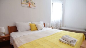 Apartment | 1 bedroom, individually furnished, bed sheets - Apartment in Maslenica Near the Sea (Jasenice)
