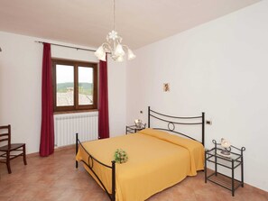 Casa | 2 quartos, individualmente mobiliados, roupa de cama