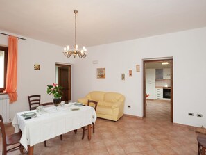 House | Dining