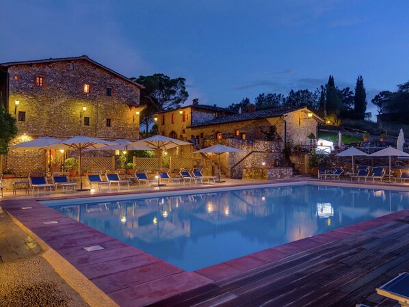 Outdoor pool - Spacious Holiday Home in Sovicille With Swimming Pool (Sovicille)