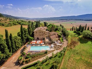 Exterior - Spacious Holiday Home in Sovicille With Swimming Pool (Sovicille)