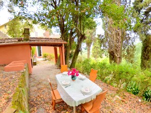 Cottage | Dining