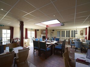 Chalet | Dining