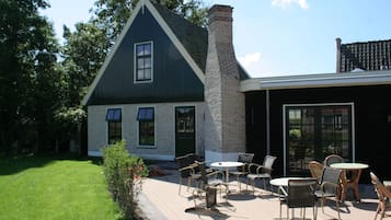 Chalet | Tempat makan