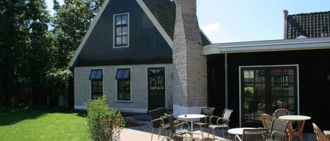 Chalet | Tempat makan