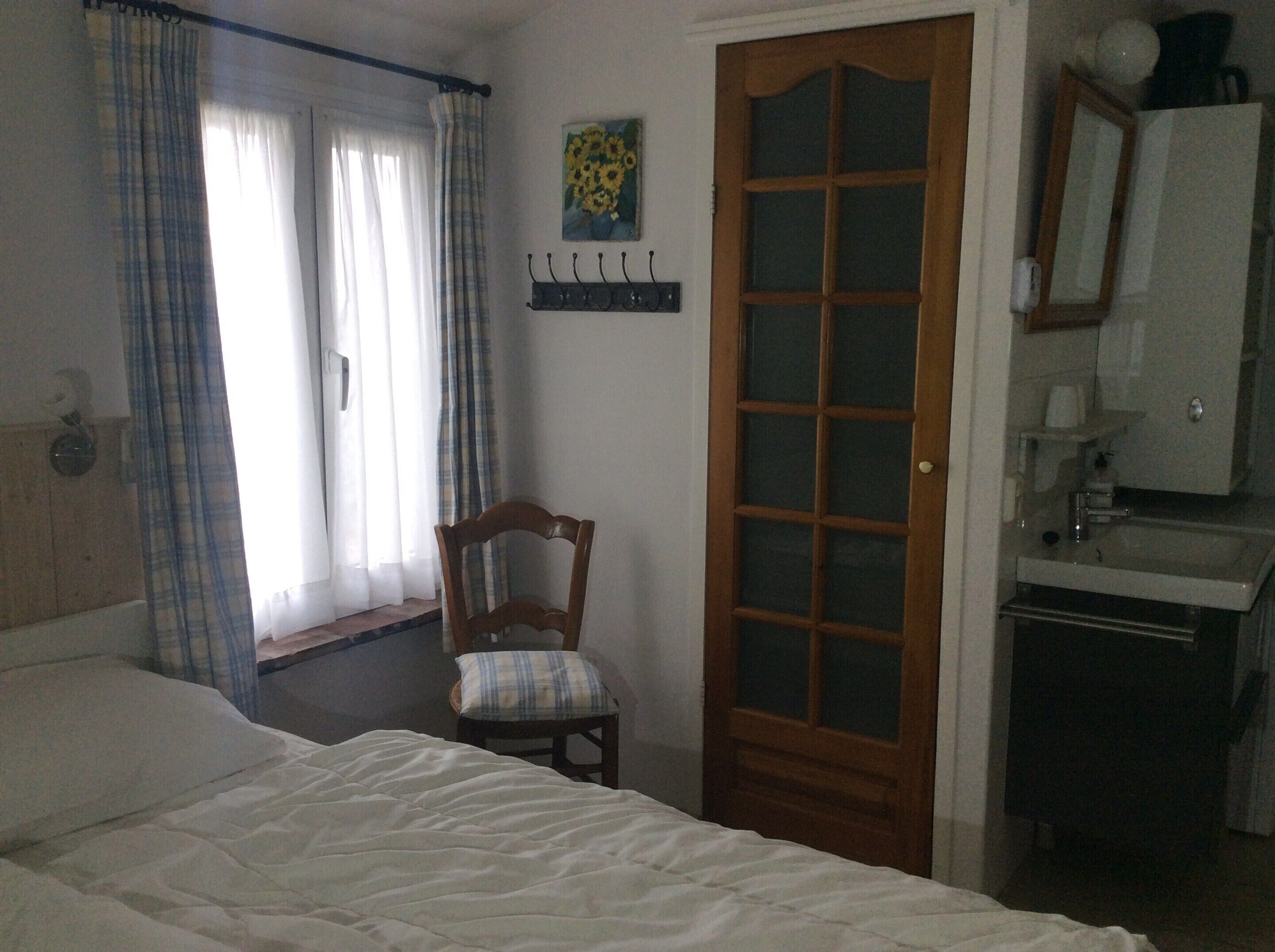 Cottage | 2 bedrooms, individually furnished, bed sheets