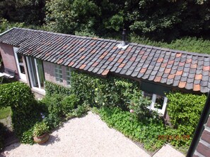 Cottage | Exterior - Tranquil Egmond Hideaway (Egmond aan den Hoef)