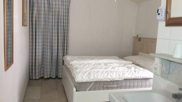 Cottage | 2 bedrooms, individually furnished, bed sheets