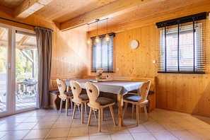 Chalet | Dining - Snug Chalet With Infrared Sauna (Stadl-Predlitz)