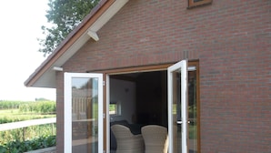 House | Balcony - Detached Bungalow With Fantastic Views, in the Betuwe (Kesteren)