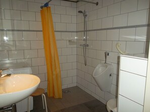 Hus | Badeværelse | Bruser