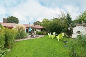 House | Garden - Holiday Home in Schoorl Near Forest & Beach (Schoorl)