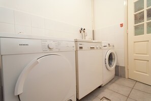 Interior - Holiday Home in Schoorl Near Forest & Beach (Schoorl)