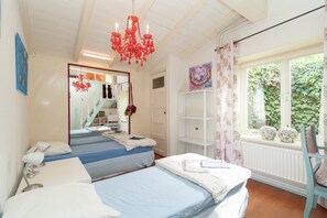 3 bedrooms, individually furnished, bed sheets - Holiday Home in Schoorl Near Forest & Beach (Schoorl)
