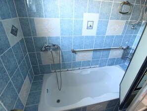 Apartment | Bathroom