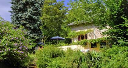 Lovely Holiday Home on Recreational Lake!