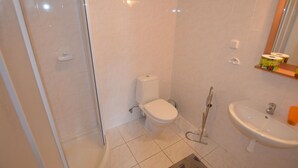 Unclassified image, 5 of 18, button - Apartment House in the Ore Mountains Near Valley Station, Loucná - Keilberg (Loucna Pod Klinovcem)