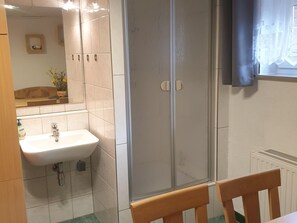 Apartment | Badezimmer