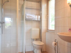 House | Bathroom - Modern Holiday Home in Satow With Terrace (Satow)