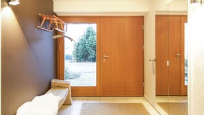 Unclassified image, 2 of 23, button - Exclusive and Detached Holiday Home in Oberwiesenthal With Garden and Sauna (Oberwiesenthal)