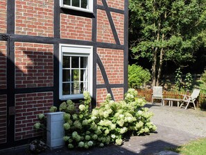 House | Exterior - Chic Apartment in Hessisch Oldendorf (Hessisch Oldendorf)