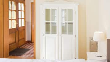 3 bedrooms, individually furnished