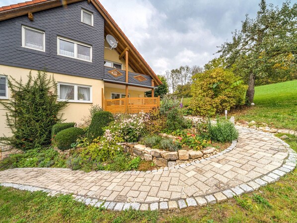 Exterior - Geraumige Wohnung mit Grill (Marktrodach)