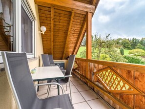 Apartment | Exterior - Geraumige Wohnung mit Grill (Marktrodach)