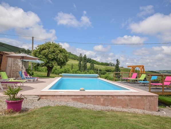 Outdoor pool - Lush Villa in Castelmoron-sur-lot With Garden (Castelmoron-sur-Lot)