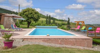 Lush Villa in Castelmoron-sur-lot With Garden