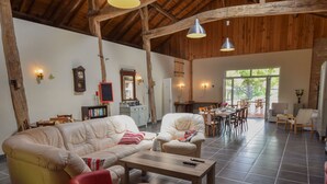 House | Living room | DVD player - Lush Villa in Castelmoron-sur-lot With Garden (Castelmoron-sur-Lot)