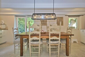 Villa | Dining - Authentic Sheepfold Close to a Charming Village (Viens)