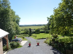 House | Exterior - Pleasant Holiday Home With Garden in Ciney (Ciney)