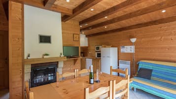 Chalet | Dining