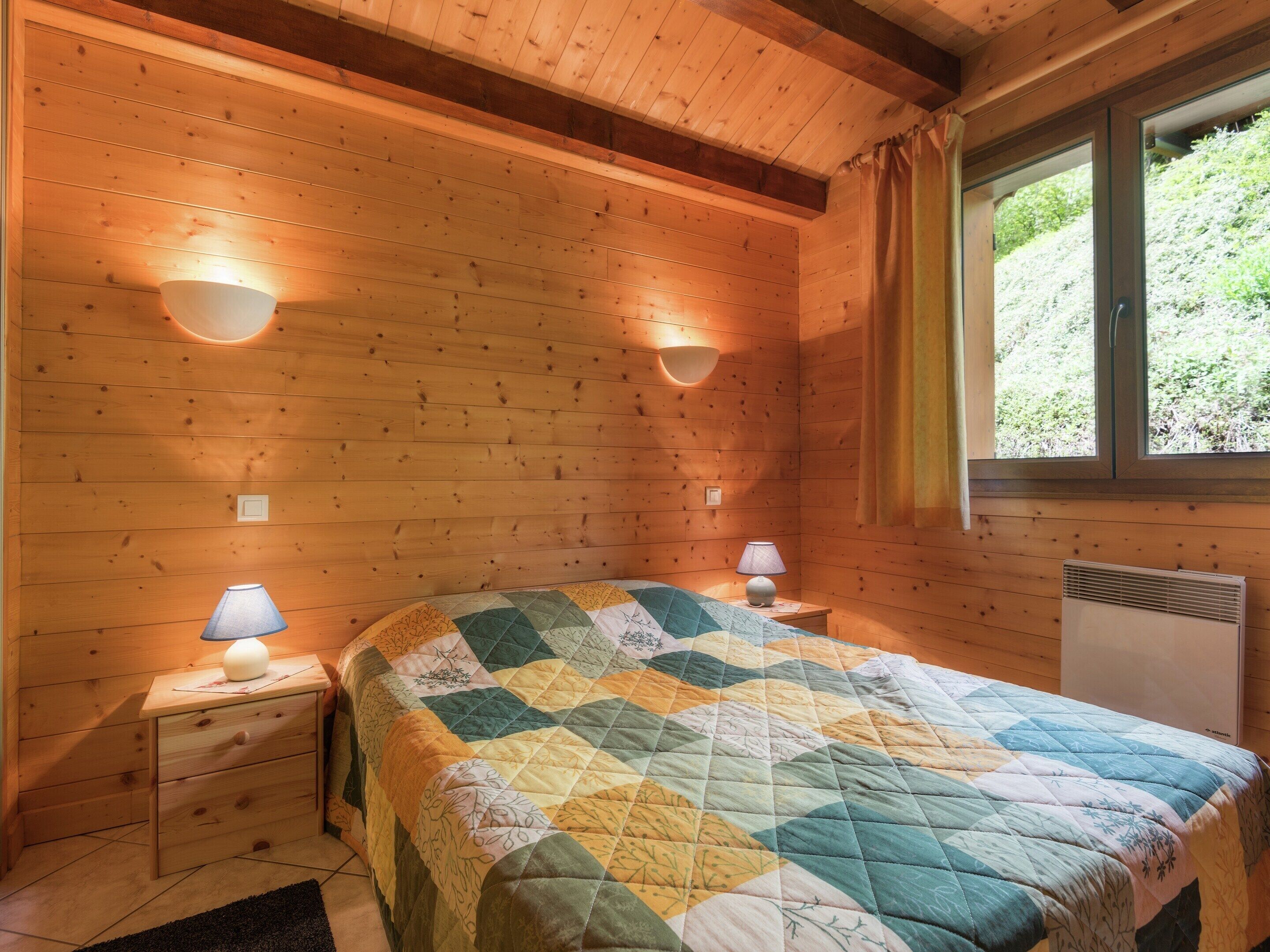 Chalet | 2 bedrooms, individually furnished, bed sheets