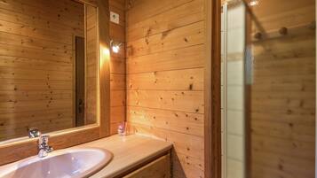 Chalet | Bathroom