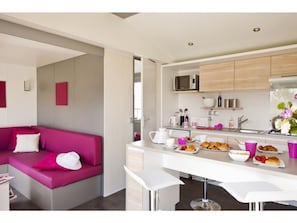 Mobile Home | Living room - Lovely Mobile Home in Januv Dul With Swimming Pool (Januv Dul)