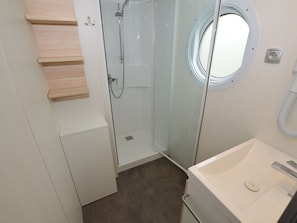 Mobile Home | Bathroom | Shower, hair dryer - Lovely Mobile Home in Januv Dul With Swimming Pool (Januv Dul)