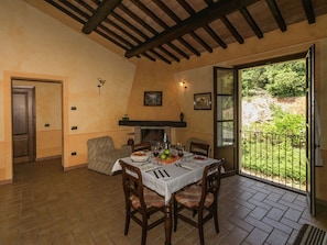 House | Dining