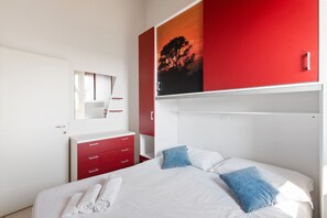 Apartment | 3 bedrooms, individually furnished, bed sheets - Comfort in Lido Delle Nazioni (Comacchio)