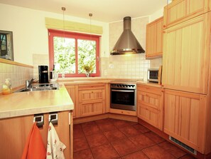 House | Private kitchen - Pretty Holiday Home in Lambertsberg With Terrace (Lambertsberg)