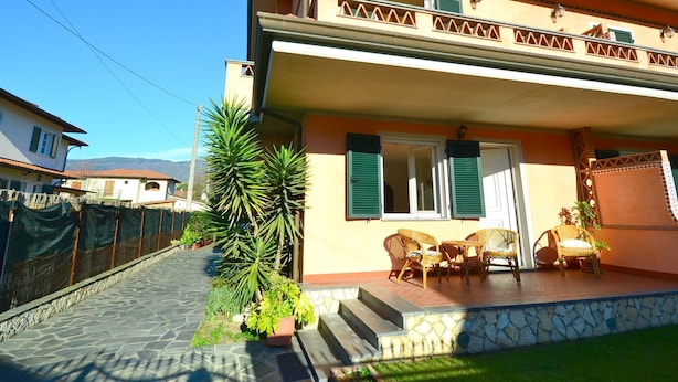 Unclassified image, 1 of 24, button - Luxurious Holiday Home in Montignoso With Garden (Montignoso)