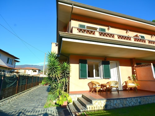 Luxurious Holiday Home in Montignoso With Garden