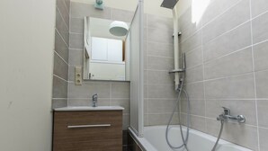Ferienhaus | Badezimmer | Badewanne
