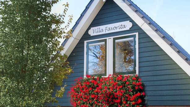 Exterior - Classy Holiday Home in Zonnemaire With Garden (Zonnemaire)