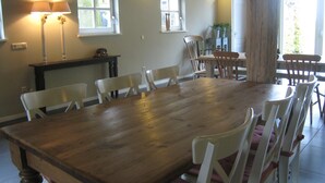 Dining - Spacious Holiday Home near National Park (Loon op Zand)