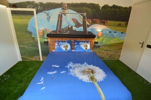 2 bedrooms, individually furnished, bed sheets - Family Home w/ Trampoline (Haaren)