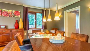 Dining - Sun Kissed Bungalow in Uden with Sauna, Hot Tub, Terrace (Uden)