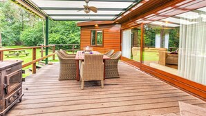 Balcony - Sun Kissed Bungalow in Uden with Sauna, Hot Tub, Terrace (Uden)